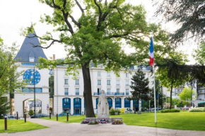  Le Plessis Grand Hotel  Ле Плеси-Робинсон